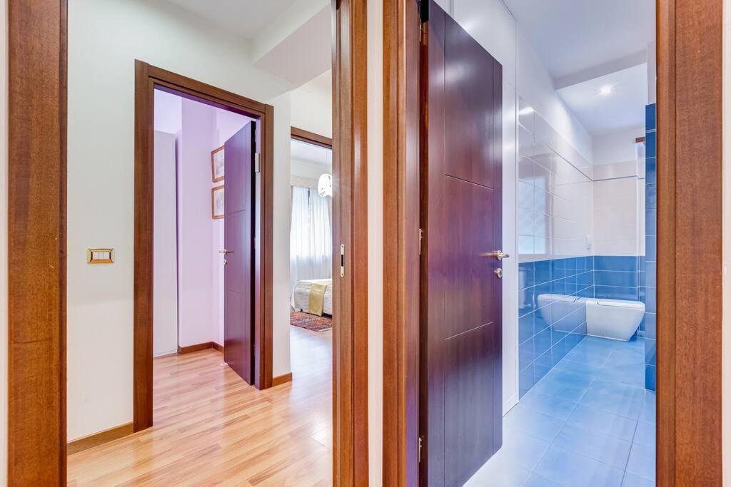 Exclusive Apartment In Eur Lake Рим Екстериор снимка