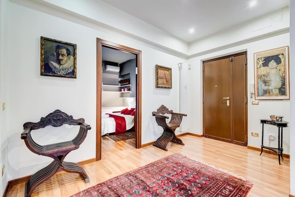 Exclusive Apartment In Eur Lake Рим Екстериор снимка