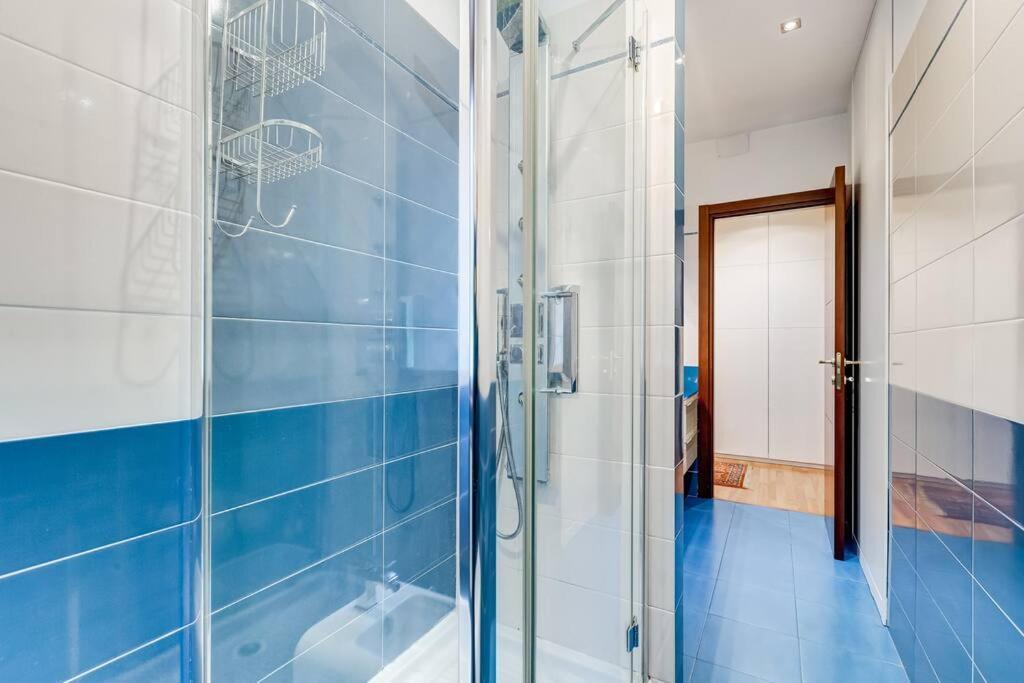 Exclusive Apartment In Eur Lake Рим Екстериор снимка